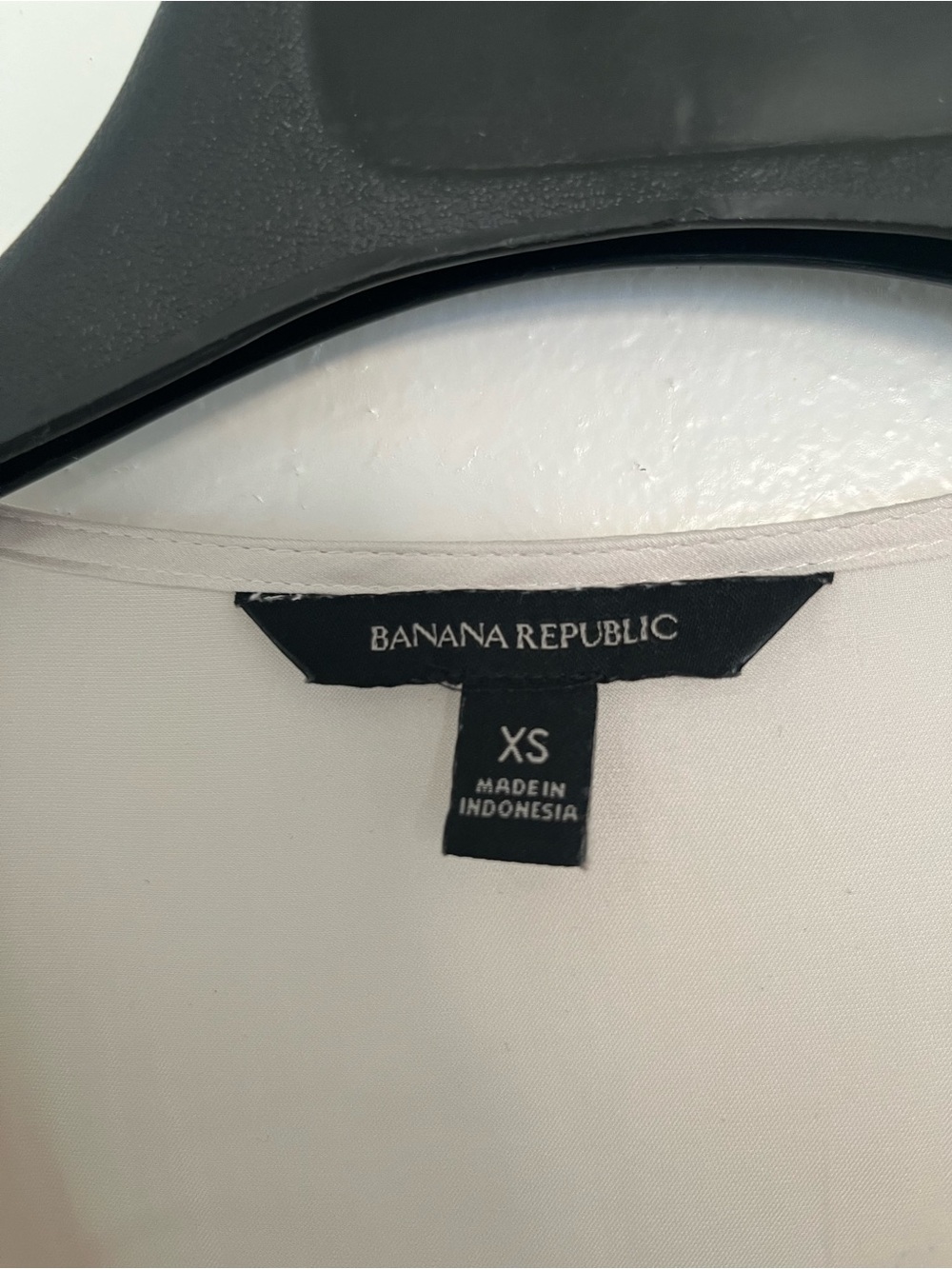 Banana Republic Ivory V-Neck Long Sleeve Blouse - Picture 3 of 5